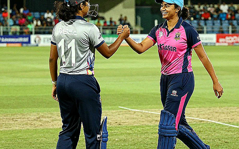 টি-টোয়েন্টি আর্মব্যান্ড নাহিদার হাতে: স্পিন-পরিচয়ের স্বীকৃতি, নাকি নেতৃত্বের সরু পাইপলাইনের স্বীকারোক্তি