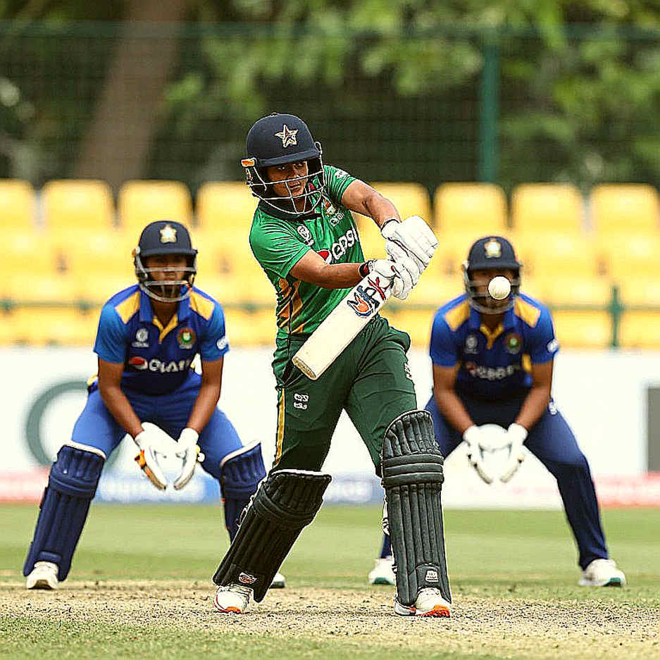 Through the Gap in the Central Contract: Bracewell's Casual Path, Kelly's Late Dawn