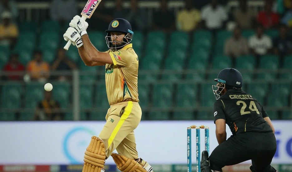 দুই অধিনায়ক, এক ঘোষণা: পাকিস্তানের ফরম্যাট-বিভাজন কতটা কৌশল, কতটা ঝুঁকি দুই অধিনায়ক, এক ঘোষণা: পাকিস্তানের ফরম্যাট-বিভাজন কতটা কৌশল, কতটা ঝুঁকি