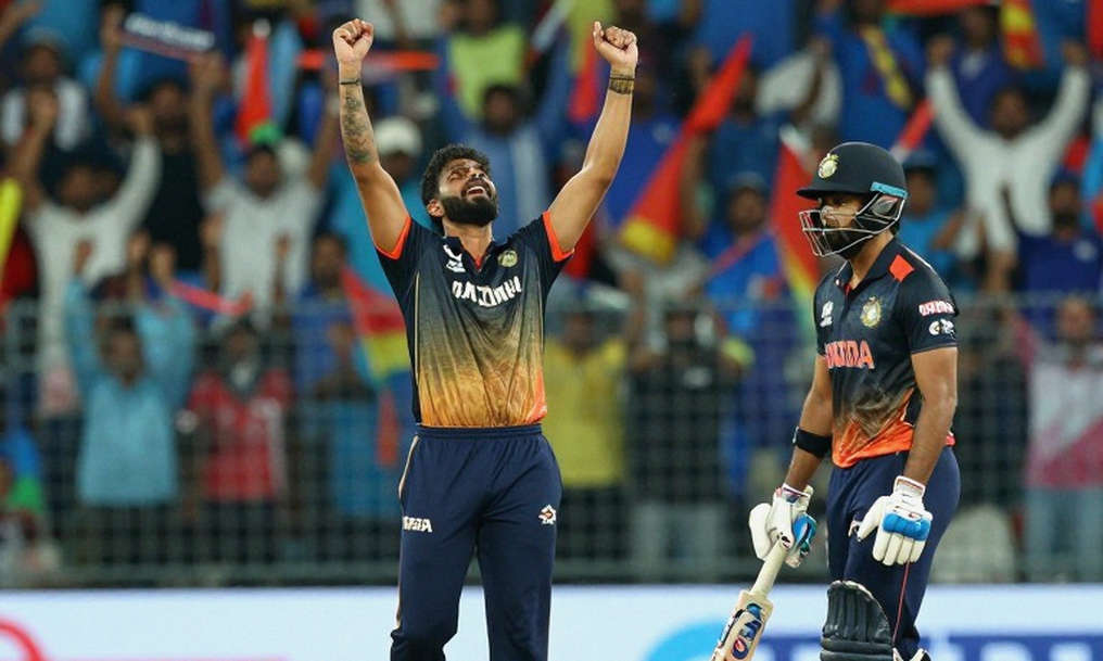ব্লকচেইন বনাম ক্রিকেট: খেলাধুলার ভবিষ্যৎ এক নতুন লেনে ব্লকচেইন বনাম ক্রিকেট: খেলাধুলার ভবিষ্যৎ এক নতুন লেনে